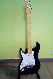Guitare strat G&L gaucher US special