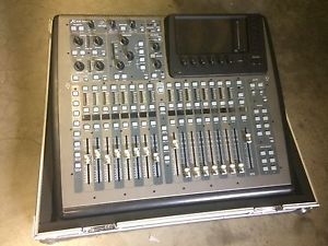 Behringer X32 Compact TP Tour Pack w/Case