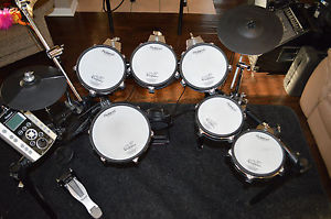 Roland TD-9 Electronic 7 Piece V-Drum Set - Mesh Pads