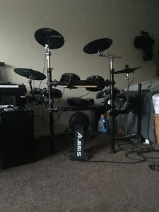 ALESIS DM10 Studio 6 Piece 3 Cymbals And Double Bass Drum