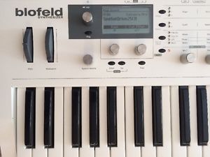 Waldorf Blofeld 49 Key Synthesizer White Excellent Condition