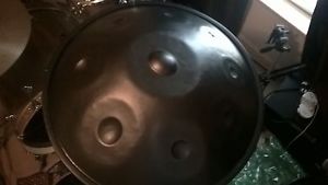 Handpan in voyager scale comes with soft bag