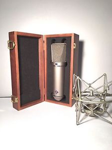 NEUMANN U87 AI PROFESSIONAL STUDIO CONDENSER MIC W/Shockmount Original Case/Box