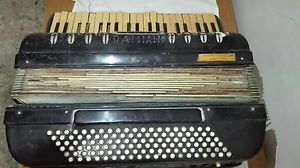 ANTIQUARIATO: FISARMONICA NOTO ARTISTA DAMIANO VINCENZO DI PATERNOPOLI(AV)