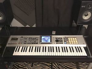 Roland Fantom-X6 Keyboard Synthesizer 512Ram 4 SRX cards Akai Korg Yamaha Studio