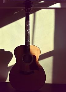 Taylor 100 114e Acoustic/Electric Guitar