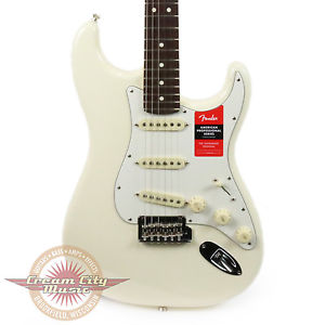 Brand New Fender American Professional Stratocaster Rosewood Fretboard Oly White
