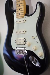 FENDER AMERICAN DELUXE STRATOCASTER PLUS HSS ELECTRIC GUITAR MYSTIC BLACK USA