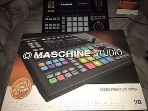Native-Instruments Maschine Studio-Black - With Software - Drum Machine