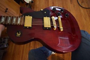 Gibson Les Paul Studio, 2003 , Wine red , light flame maple top , OHSC ,