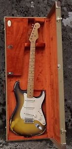 Fender Custom Shop "Stratocaster 1956 Relic" de 2001