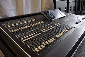 Yamaha M7CL - 48 Digital  Mixing Console +  Road Case