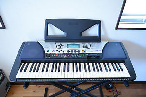 YAMAHA PSR-340 61-Key Full Size Key MIDI Portable Keyboard w/gig bag, demo disk