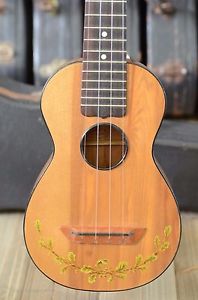 Vintage 1922 Washburn 702 Soprano Ukulele w/ hardshell case, rare Lyon & Healy
