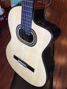 Takamine TH90 Hirade Concert Classical Acoustic/Electric Guitar w/ Case