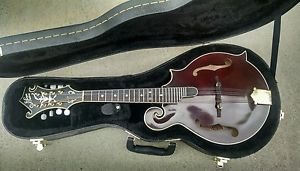 Morgan Monroe Model MMR-2  Mandolin with hard case **Excellent Condition**