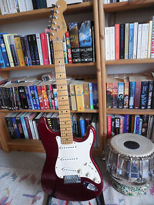 Fender Stratocaster 1989 Midnight Vine  incl. Case