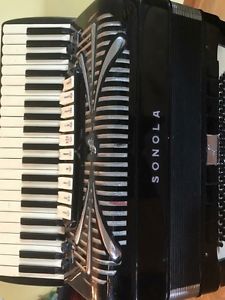 accordion sonola ss 20 /4/5/hand made reeds double tone chamber ex condition