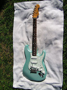 Fender Stevie Ray Vaughan"(SRV) Stratocaster Guitar 2000