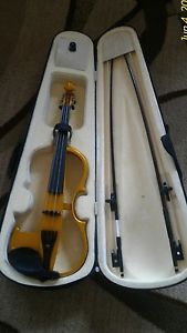 Yamaha Electric Violin 204 GLS