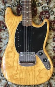 Fender Electric Guitar Mustang 1