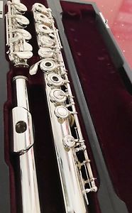 Yamaha YFL-674 (EC) SOLID SILVER OPEN-HOLE FLUTE - B-FOOT - OFFSET G - SPLIT E