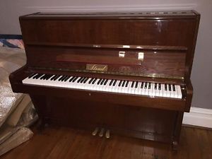 STRAD UPRIGHT PIANO