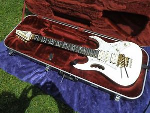 Ibanez JEM7V White Steve Vai Signature electric guitar w/OHSC