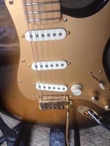 fender 50th anniversary guitar, usa, deluxe, gold,2004
