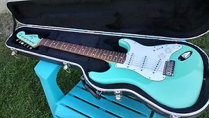 Warmoth 60s Style Stratocaster With Fender Hard case