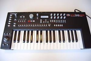 ELEKTRON Analog Keys 4-voice polyphonic keyboard synthesizer rytm octatrack four