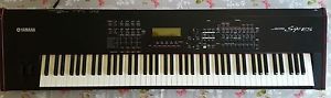 Yamaha s90es Synthesiser Stage Piano Keyboard. Flight case included