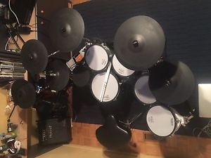 Roland TD30KV Full Drumset w/ PM-10(7 Piece Drum, 6 Cymbals incld. Hi Hat)