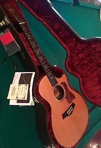 TAYLOR CUSTOM GA GRAND AUDITORIUM Acoustic/Elec./ Cedar Top/Walnut / Special K&K
