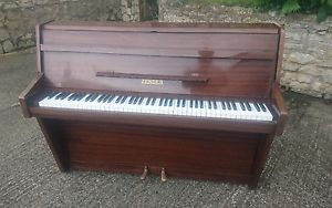 Zender overstrung piano