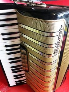 Used Hohner concerto IV 120bass