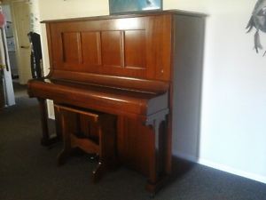 1925 BEALE PIANOLA FULLY RESTORED 4 YRS AGO. INCLUDES STOOL & 59 ROLLS MUSIC