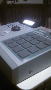 Akai MPC 2000XL 32MB - Zip Drive in Excellent Condition