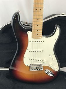 American Standard Fender Stratocastert USA with CASE