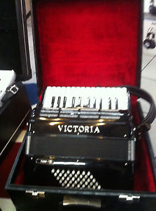Victoria Fisarmonica mod. Super 48 Bassi 2 Registri con custodia rigida