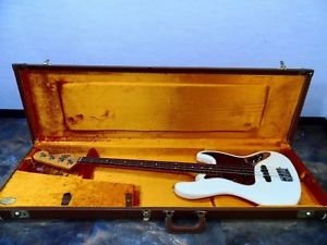 Fender AMERICAN VINTAGE62 JAZZ BASS White w/hard case From JAPAN #N133
