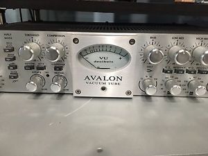 **MINT** Avalon VT-737sp Tube Microphone / Instrument Preamplifier Compressor