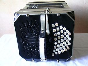 Bandoneon AA 142 tönig schwarz Zinkplatten 442 Hz gestimmt AA prod no 30620