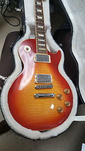 Guitars Gibson Les Paul cherry sunburst with hardshell case and Grover tuners