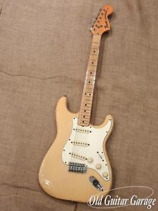 Fender 1975 Stratocaster Used  w/ Hard case