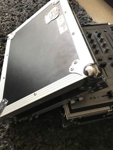 Pioneer  DJM 600 Mixer with flight case - Excellent condition with free shipping