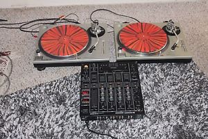 Pair of Vintage Technics SL 1200 MK2 turntables w/ Pioneer DJM-500 Master