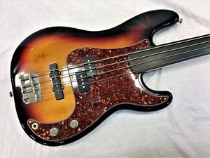 Fender Artist Series Tony Franklin Fretless Precision   w/hardcase/512