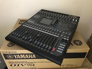 Yamaha 01V96i Digital Mixer with USB expandable 32 channel with 12 mic preamps