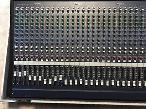Yamaha MG32 Mixer